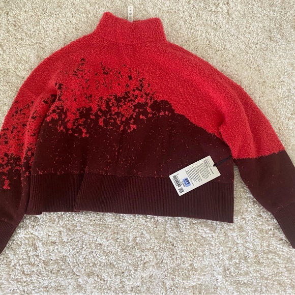 Lululemon NWT size 8 - Picture 7 of 11